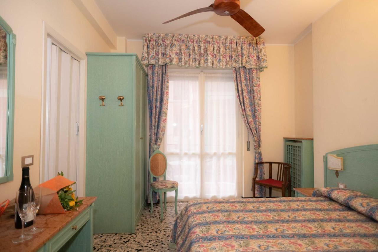 Hotel Magnolia Albenga Exteriér fotografie