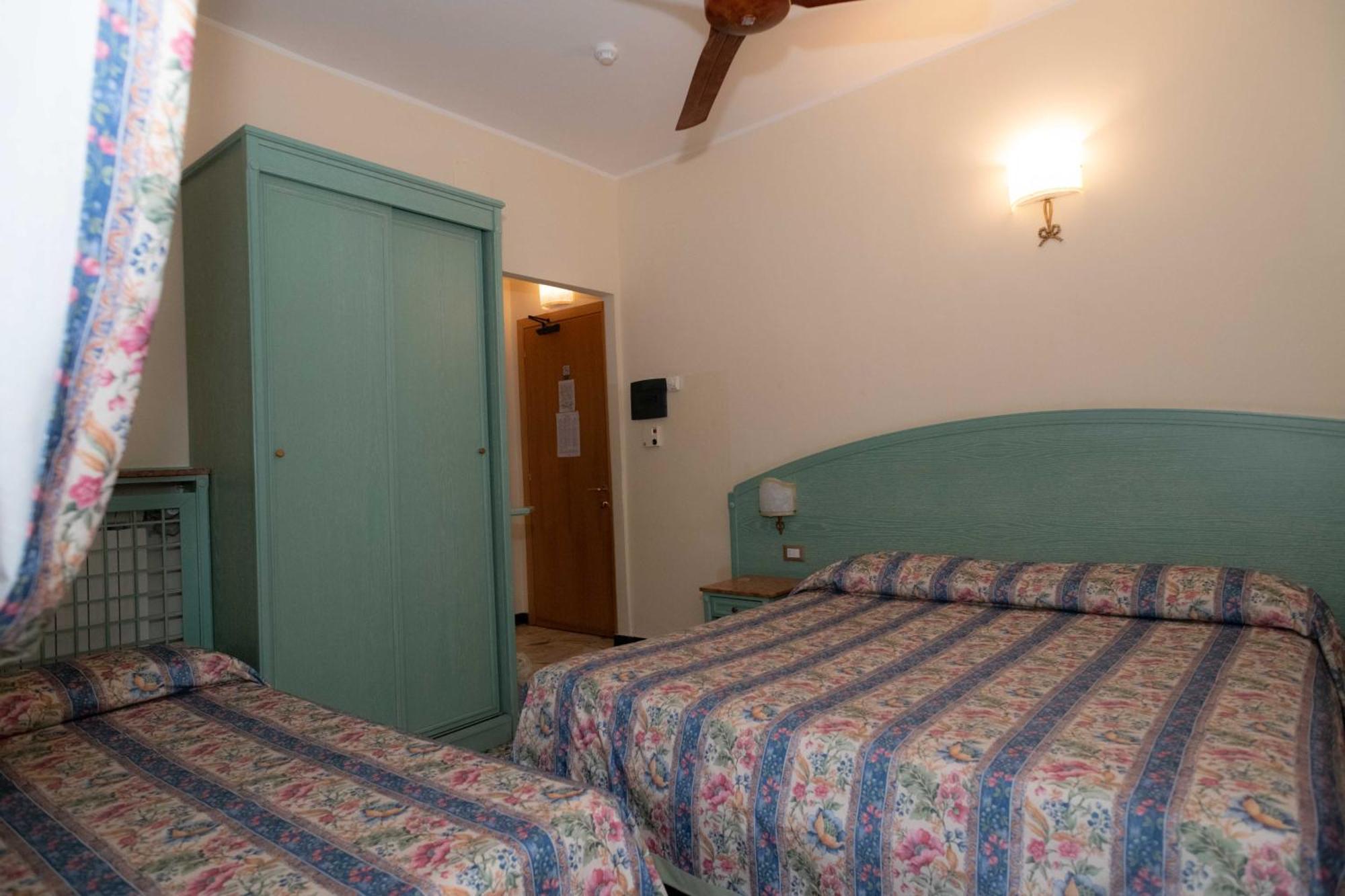 Hotel Magnolia Albenga Exteriér fotografie