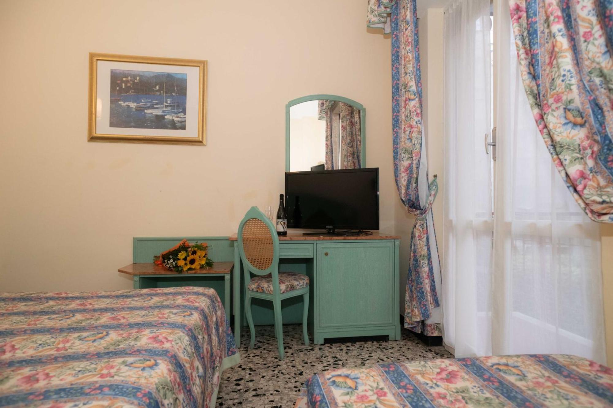 Hotel Magnolia Albenga Exteriér fotografie